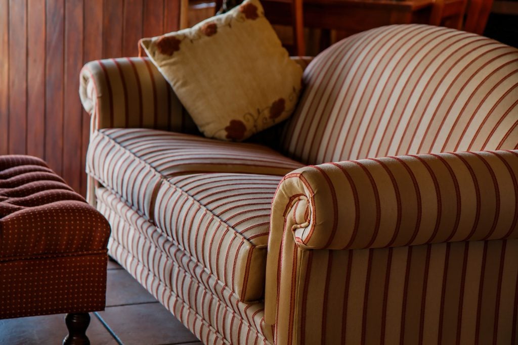 Couch 480486